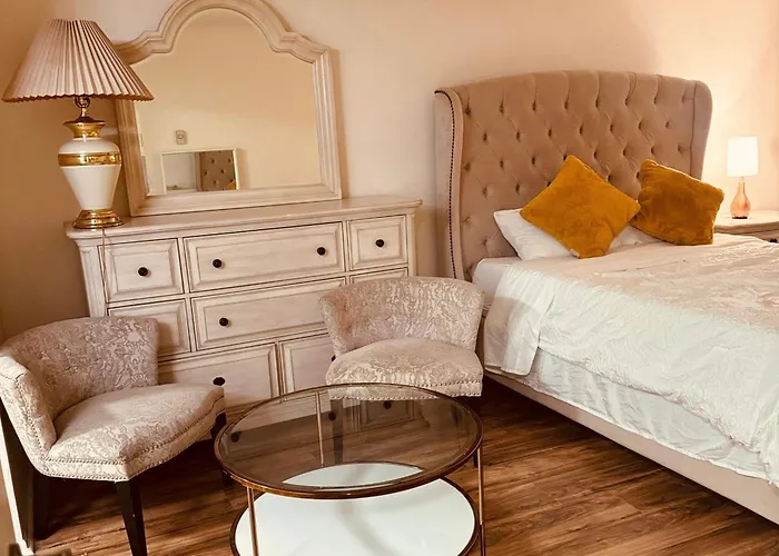 Beautiful 2 Bedroom Home Less 5 Mins To The Beach Near Lax